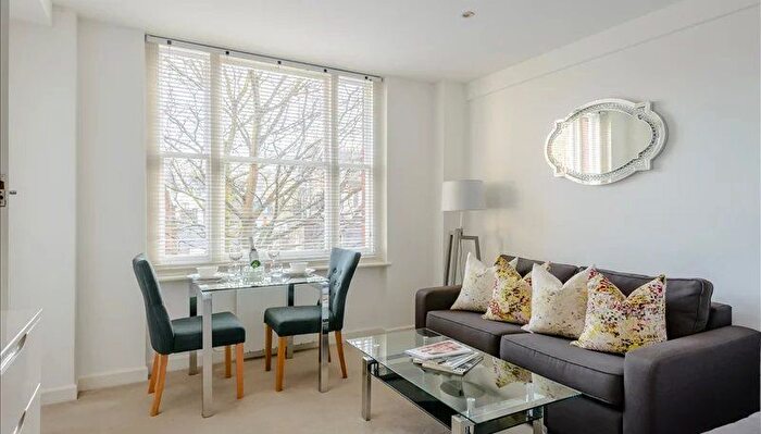 1 Bedroom Studio To Rent In Hill Street, London, W1J