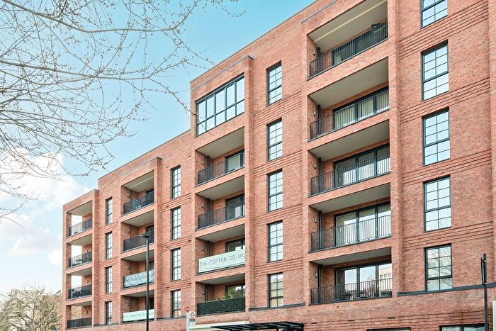 2 Bedroom Flat To Rent In Highgate Road, London, NW5