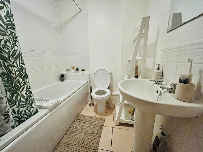 2 Bedroom Apartment To Rent In Pacific Way, Wilmorton, DE24