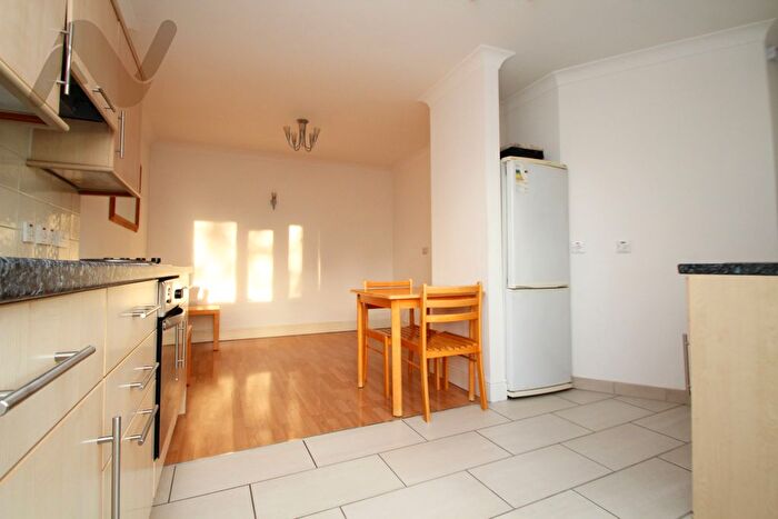 1 Bedroom Flat To Rent In Sussex Way, London, N19