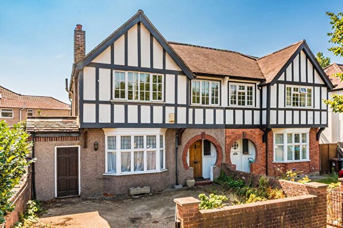 Property To Rent In Great West Road, Isleworth, TW7