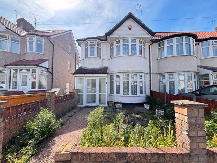 3 Bedroom End Of Terrace House To Rent In Cowbridge Road, Harrow, HA3