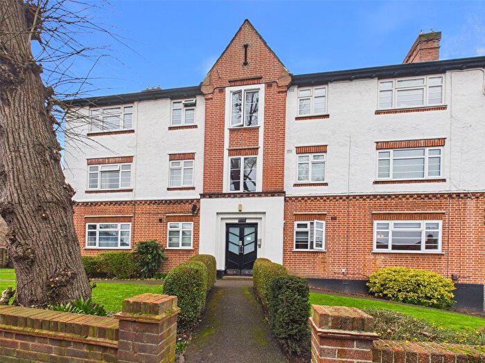 2 Bedroom Flat To Rent In Manor Court, Twickenham, TW2