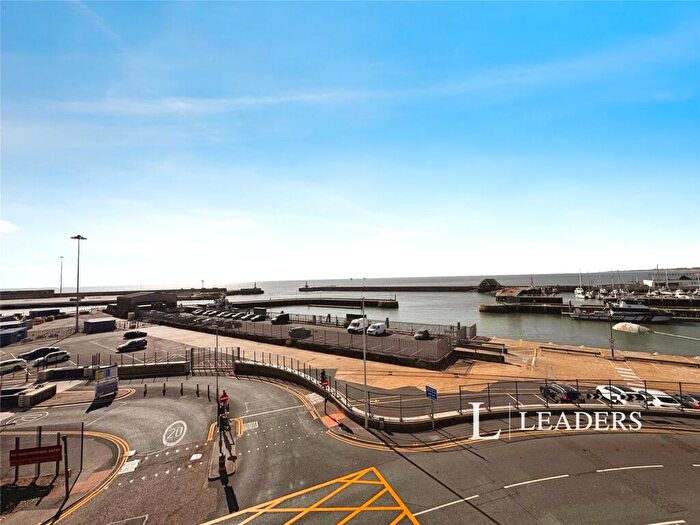 2 Bedroom Flat To Rent In Suffolk Road, Lowestoft, Suffolk, NR32