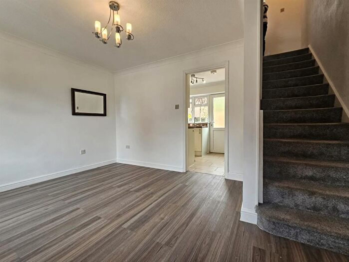 1 Bedroom Property To Rent In Medoc Close, Basildon, SS13