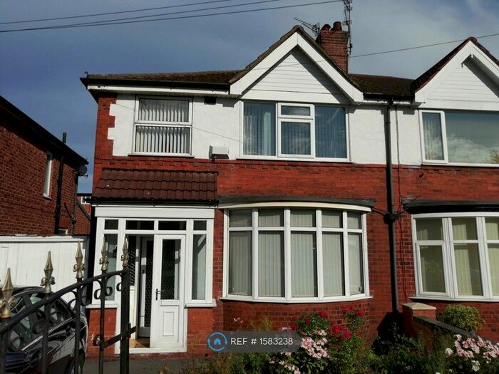 3 Bedroom Semi-Detached House To Rent In Kingsway, Manchester, M19