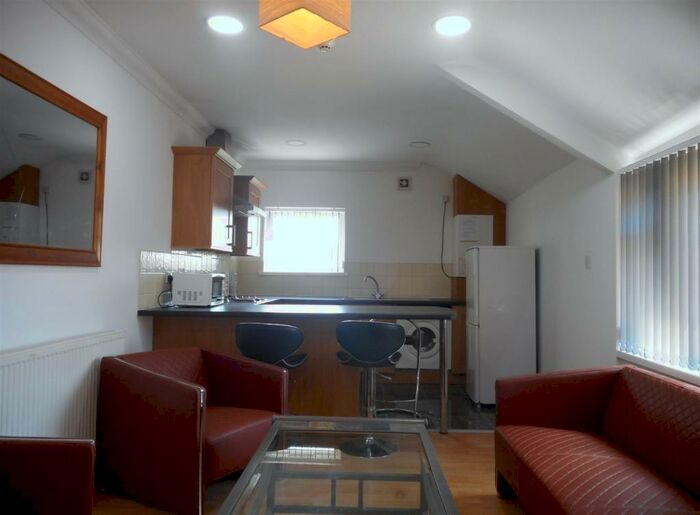 2 Bedroom Flat To Rent In Cathays Terrace, Cardiff, CF24