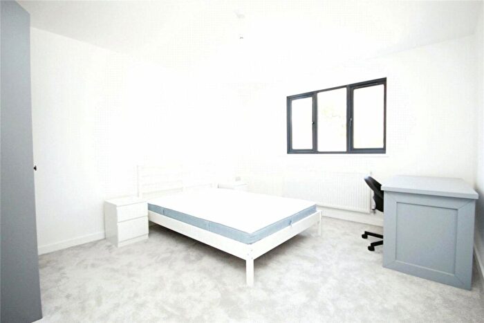 Property To Rent In Ibbetson Path, Loughton, IG10