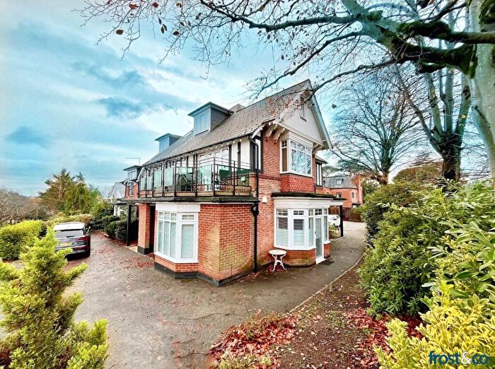 1 Bedroom Apartment For Sale In Sandecotes Road, Lower Parkstone, Poole, Dorset, BH14