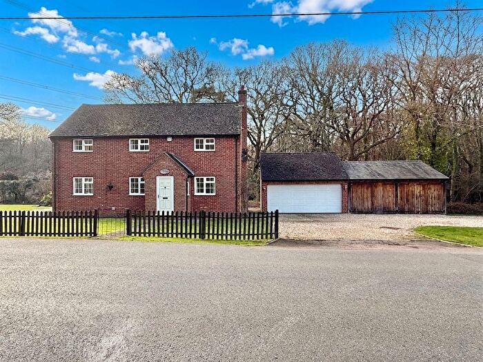 3 Bedroom Detached House For Sale In Twiggs Lane, Marchwood, SO40