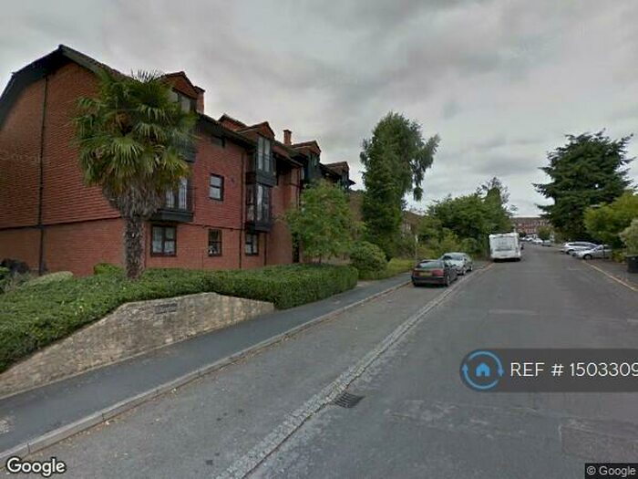 2 Bedroom Flat To Rent In Midhope Road, Woking, GU22