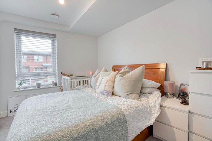 2 Bedroom Apartment For Sale In Silver Street, Reading, Berkshire, RG1
