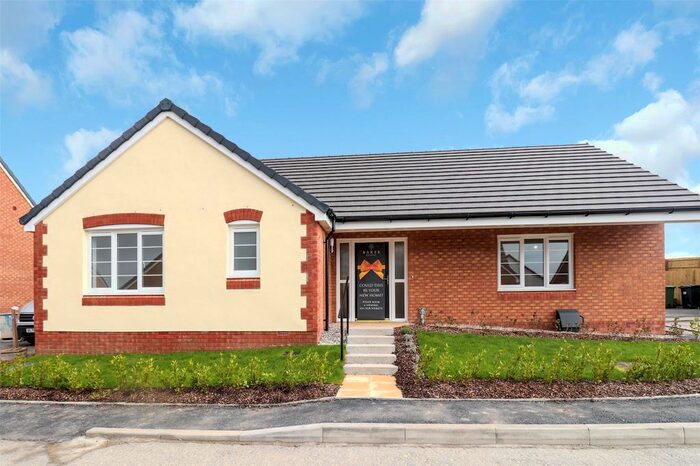 3 Bedroom Detached Bungalow For Sale In Closewool Grove, South Molton, EX36