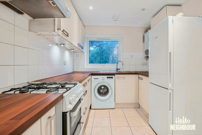 3 Bedroom Apartment To Rent In Bonchurch Close, Sutton, SM2