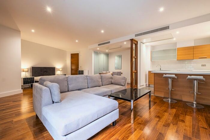 Studio To Rent In Praed Street, London, W2