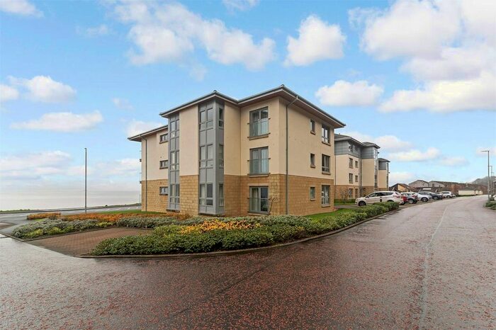 2 Bedroom Flat For Sale In Cloch Road, Gourock, Inverclyde, PA19