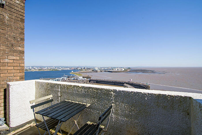 2 Bedroom Flat For Sale In Gwent, Northcliffe, Penarth, CF64