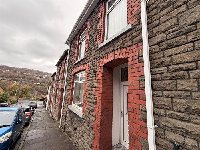 3 Bedroom Property To Rent In Quarry Road, Pontypridd, CF37