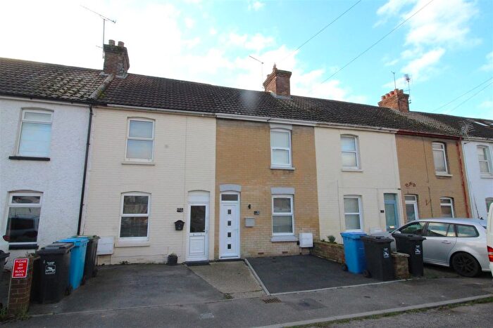 3 Bedroom Property To Rent In Shapwick Road, Poole, BH15