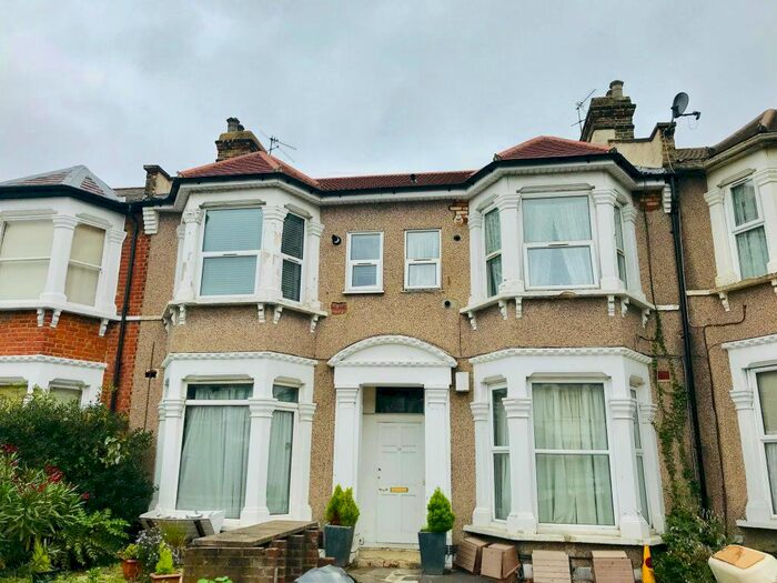 1 Bedroom Flat To Rent In Selborne Road, Ilford, IG1