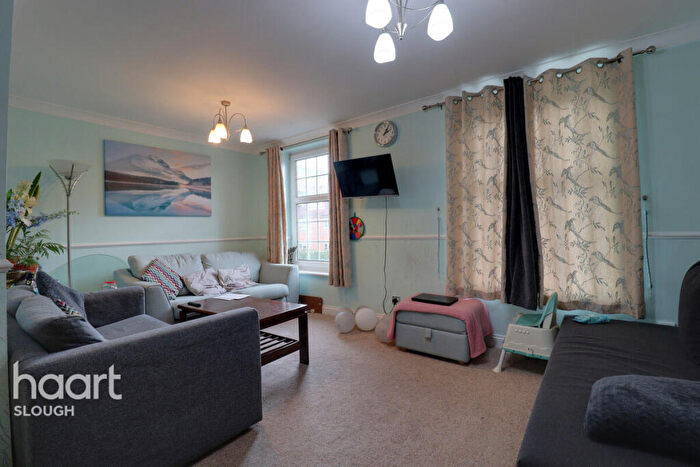 3 Bedroom Terraced House For Sale In Arborfield Close, Slough, SL1