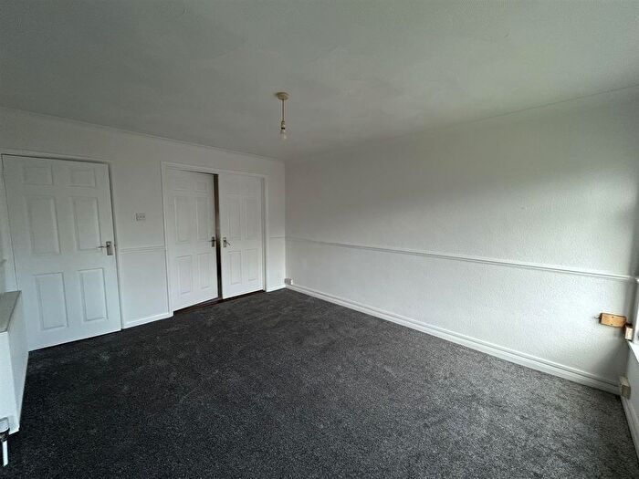 1 Bedroom Flat To Rent In Vicarage Lane, Gravesend, DA12