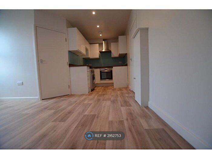 2 Bedroom Flat To Rent In Christchurch Road, Bournemouth, BH7