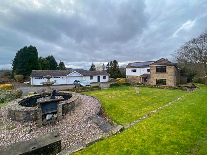 5 Bedroom Detached House For Sale In Long Lane, Charlesworth, Glossop, SK13