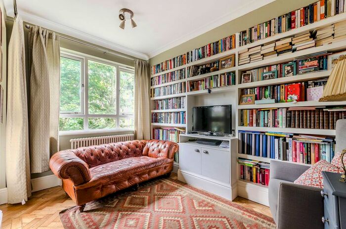 2 Bedroom Flat To Rent In Cromer Street, King's Cross, London, WC1H