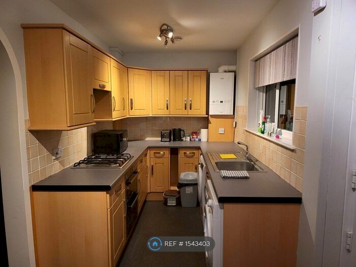 2 Bedroom End Of Terrace House To Rent In Fullers Avenue, Surbiton, KT6