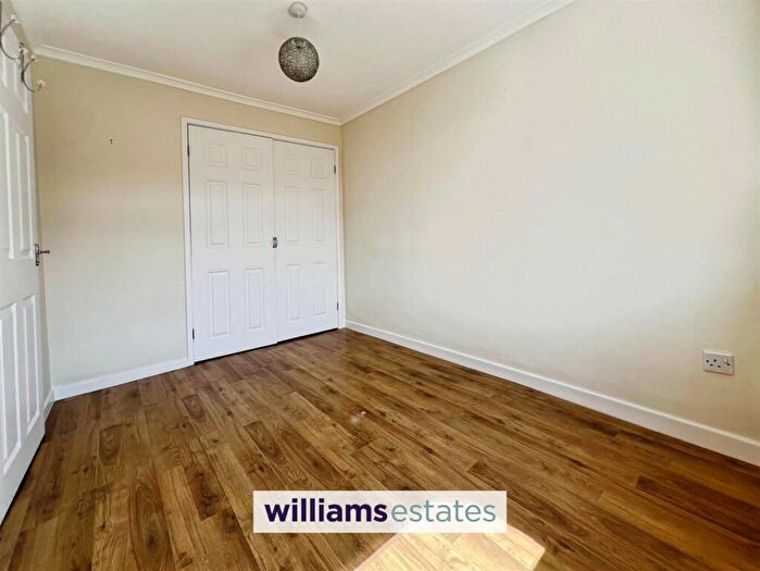 3 Bedroom Bungalow For Sale In Maes Cantaba, Ruthin, LL15