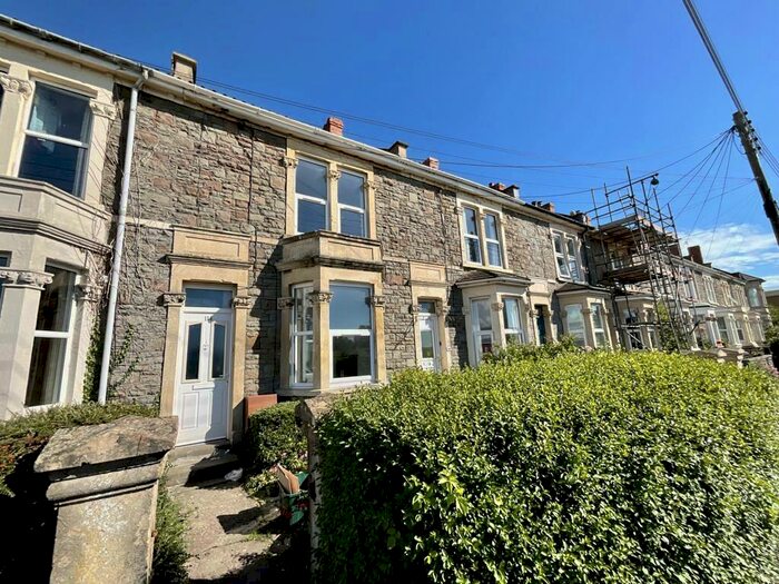 2 Bedroom House To Rent In Strode Road, Clevedon, BS21