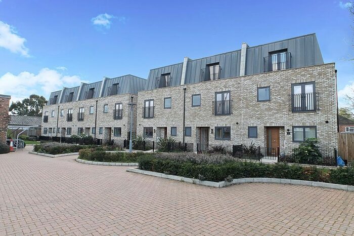 4 Bedroom Terraced House To Rent In Mews Close, Harrow, HA1