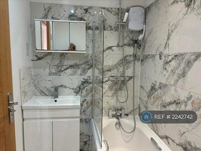 3 Bedroom Maisonette To Rent In Ilford, Ilford, IG1