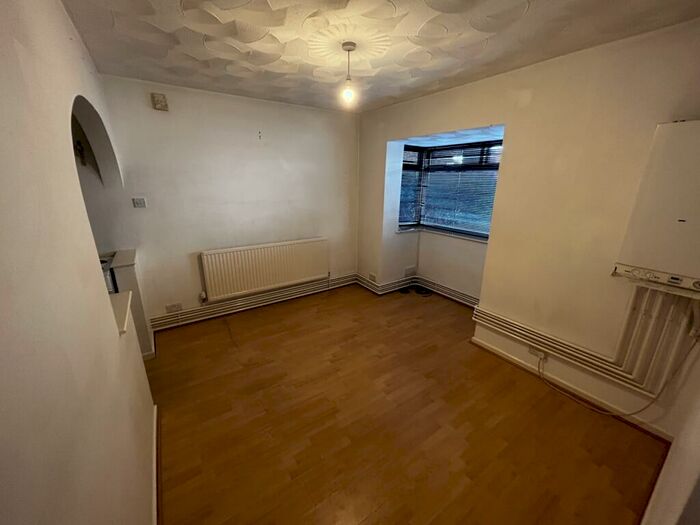 1 Bedroom Flat To Rent In Lavinia Court, Penarth, CF64