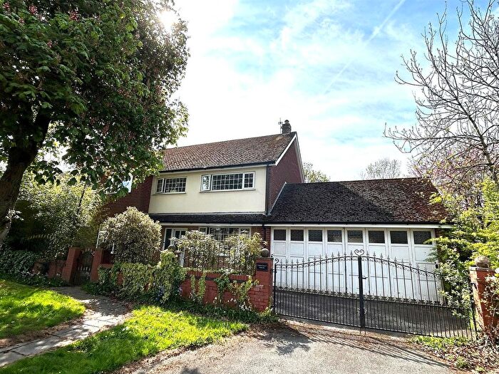 5 Bedroom Detached House For Sale In Chestnut Avenue, Leigh, WN7