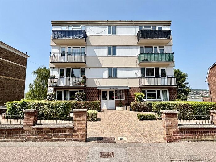 2 Bedroom Flat For Sale In St. Margaret's Street, Rochester, ME1