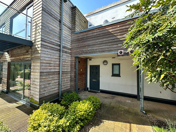 2 Bedroom Apartment To Rent In Park Way, Newbury, RG14