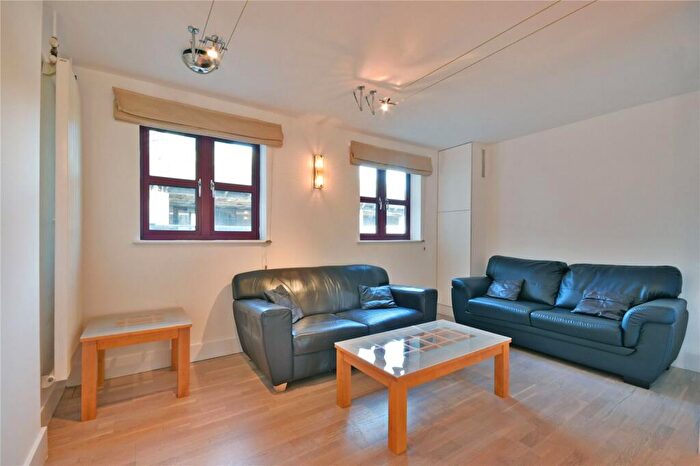 2 Bedroom Flat To Rent In Quaker Street, Shoreditch, E1