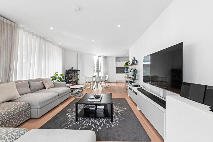 3 Bedroom Apartment For Sale In Commodore House, Admiralty Avenue, London, E16