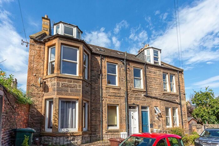 3 Bedroom Flat For Sale In Summerfield Place, Edinburgh, EH6