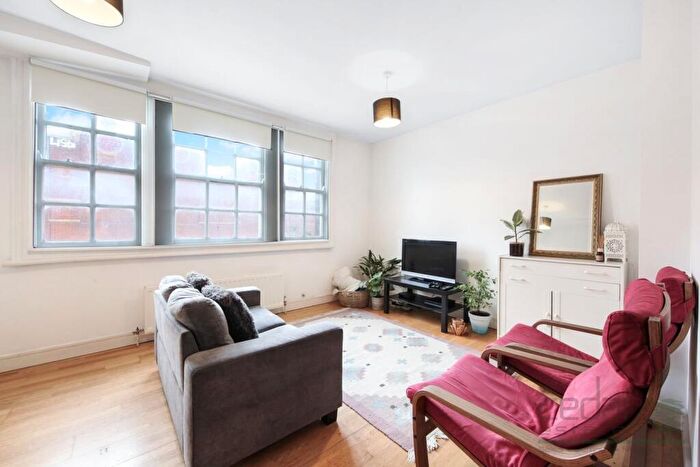 2 Bedroom Flat To Rent In Central Buildings, Peckham, SE15