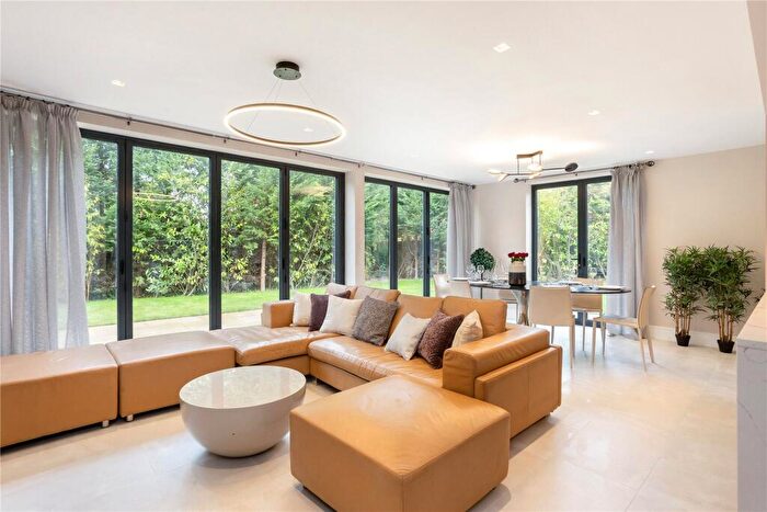 4 Bedroom Detached House To Rent In Rosegarth Place, Wilmslow, Cheshire, SK9