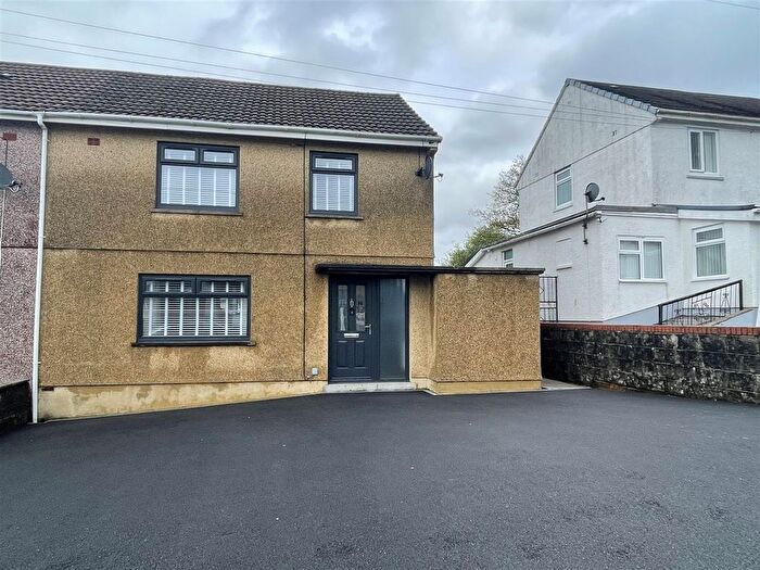 3 Bedroom Semi-Detached House For Sale In Rhosnewydd, Tumble, Llanelli, SA14