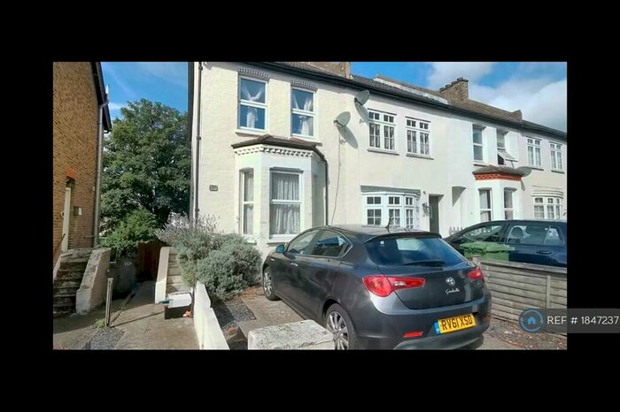 2 Bedroom End Of Terrace House To Rent In Page Heath Villas, Bromley, BR1