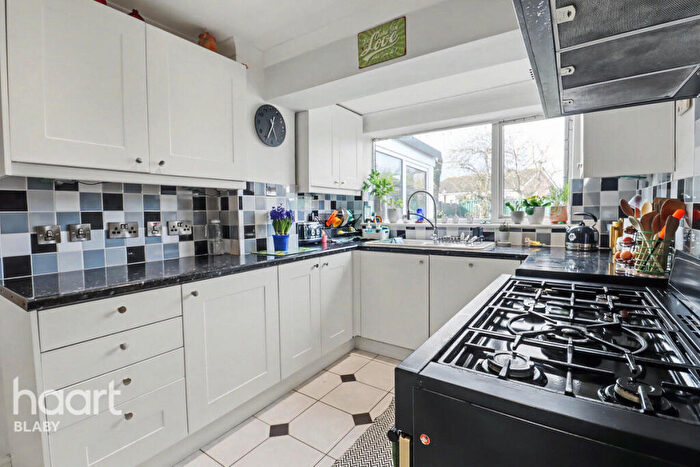 3 Bedroom Detached House For Sale In Penfold Drive, Leicester, LE8