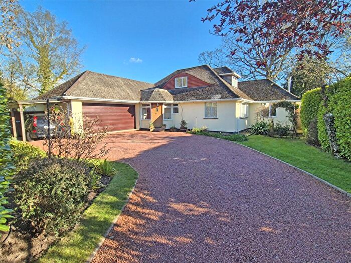 4 Bedroom Bungalow For Sale In Meadow Road, New Milton, Hampshire, BH25