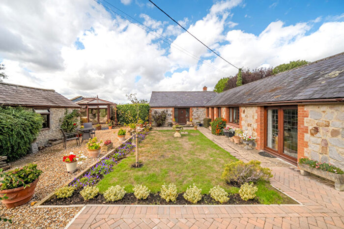 2 Bedroom Detached House For Sale In Lockeridge, Marlborough, SN8