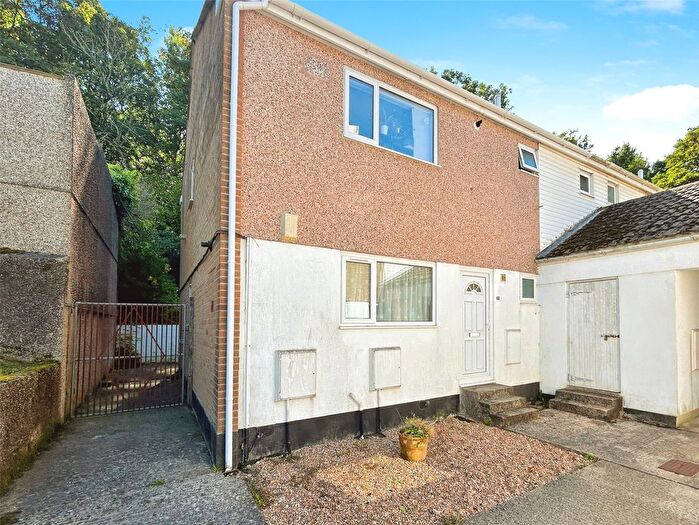 2 Bedroom Flat For Sale In Bellingham Crescent, Plympton, Plymouth, Devon, PL7