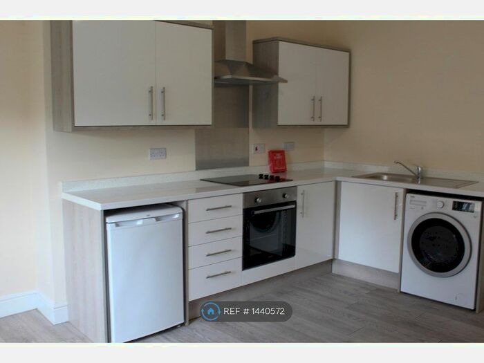 1 Bedroom Flat To Rent In Wellfield Place, Leeds, LS6